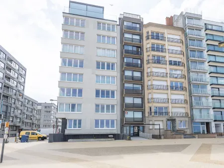 Beautiful Apartment with Direct Sea View