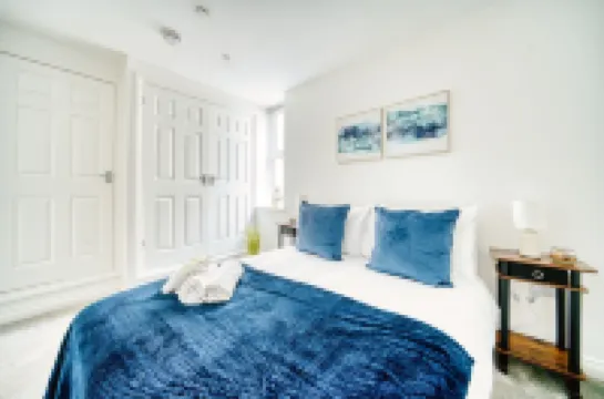 Stunning 2 Bed by the City Centre & Bute Park Hotels in 