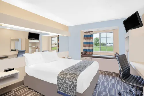 Microtel Inn & Suites by Wyndham Clear Lake Hotels in Clear Lake
