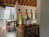 Cenreeza Airport Villa Hotels in Miriswatte