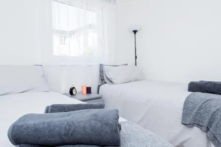 Bayview Apartments Отели в г. Нетли