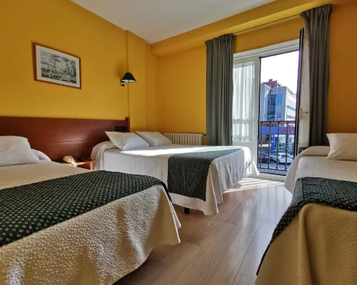 Hotel San Jacobo Отели рядом с достопримечательностью «Холм Монте-до-Госо»