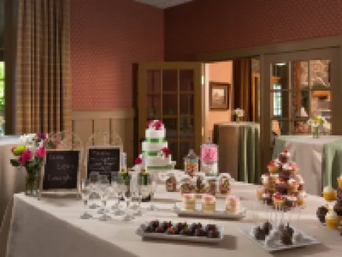 Lake Opechee Inn and Spa Hotels in Laconia