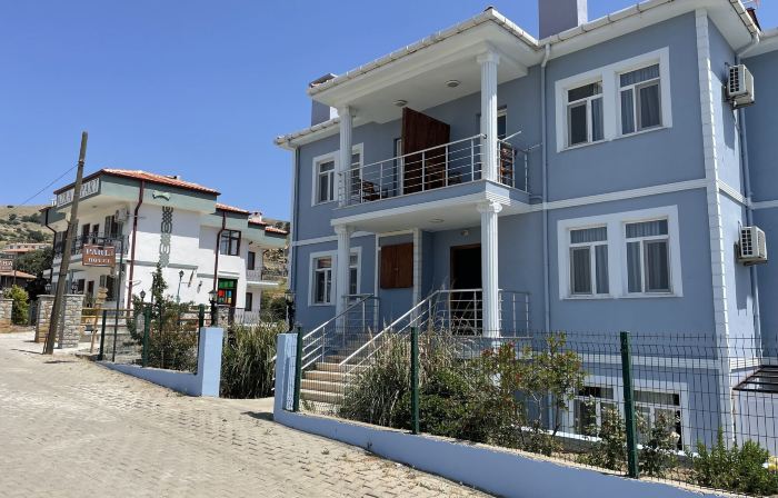 Parli Hotel