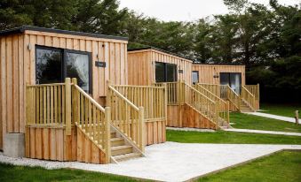 The Cabins - House of Juniper