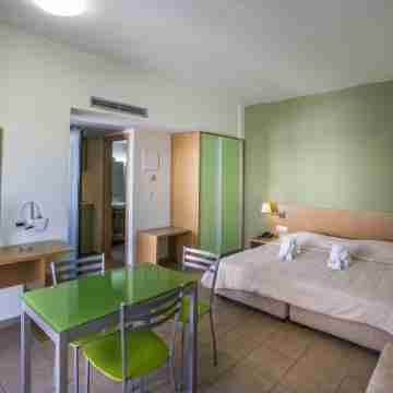 Athina Beach Hotel Rooms