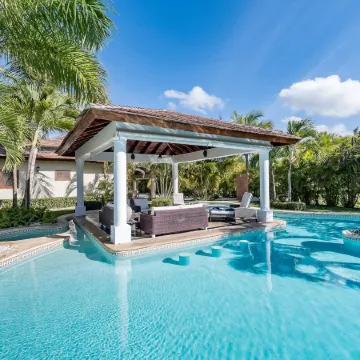 Beautiful Villa with Pool Gym and Maid