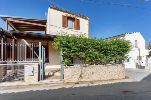 GuestHost - Countryside Sicily House