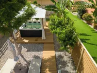 Modular Bungalows with Heated Pool Artemis Greece Hôtels à : Porto Rafti