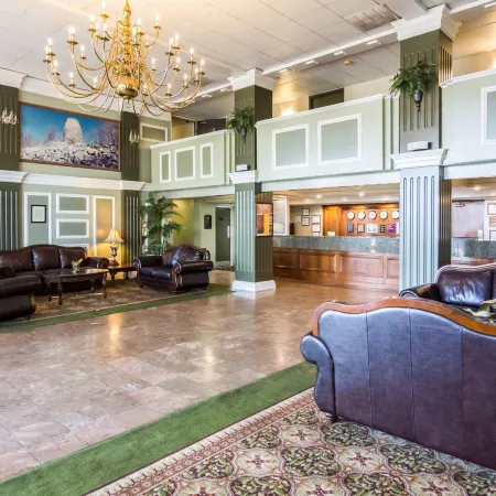 Plaza Inn & Suites