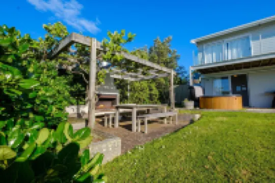 Palm Ridge - Near Onetangi & Palm Beach Hotels near Waiheke Island