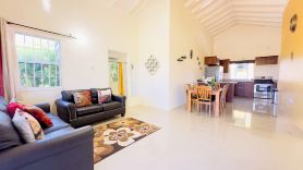 Jhadano Villa 3Br Pool Shuttle 3 Mins to Beach