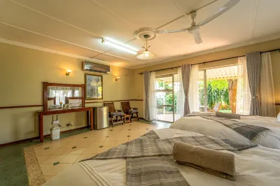 Room in Villa - Zambezi Family Lodge - Elephant Room