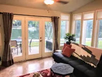 Spacious Lakeside Country Getaway! Hotels in Garland County