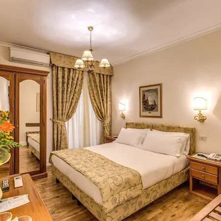 Hotel Cortina Отели рядом с достопримечательностью «Базилика Санта-Парасседе»