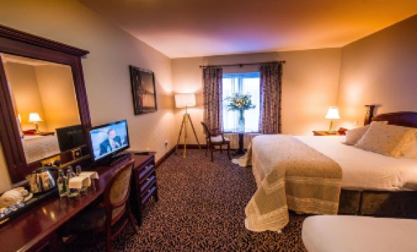 Devon Inn Hotel