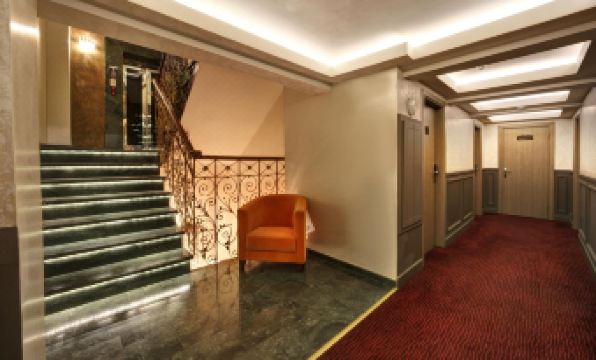 Stargate Hotel & Spa