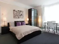 Home2Home-Rooms Отели рядом с достопримечательностью «Актон»