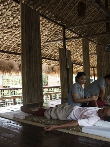 รูปภาพของท่าเรือปากประ บ้านต้นลำพู