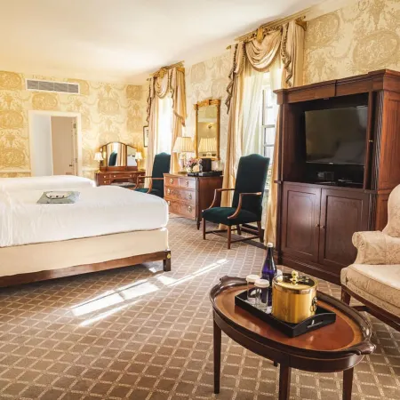 Williamsburg Inn, an Official Colonial Williamsburg Hotel