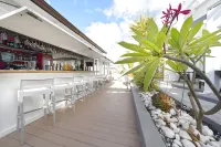 Vista Bonita - Gay and Lesbian Only Resort - bar
