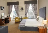 The Salisbury Hotel Hotels in Newington