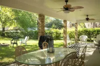 Shorebound - close to beach, casinos & downtown Ocean Springs!!