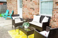 Hometown Hideaway Family Retreat King Suite 6 mi to Youngsville Sports Complex