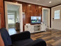 Charming farmhouse in tranquil Candler