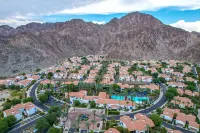 Luxurious Ground Floor Villa with Charming Legacy Hotels in La Quinta