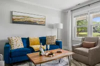 Private Backyard and Access to Exclusive Club - Inviting Modern Oasis