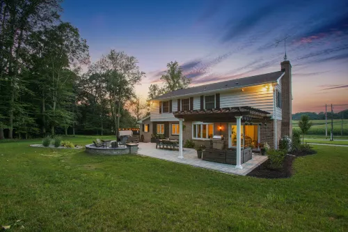 Hot Tub, Game Room and Outdoor Oasis - Gorgeous Tranquil Manor