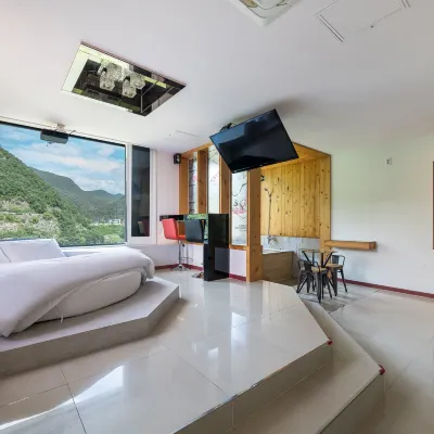 Danyang Sketch Hotels near Gosu Cave