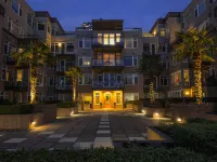 Best Waterfront Views Location Walk to Pike Market Hotels in Pike Market District