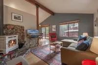 Cozy Cabin with Spacious Wrap-Around Deck - Charming Tranquil