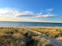 Steps to Beautiful Lake Access and Cozy Comfort - Charming Coastal Retreat فنادق في New Buffalo