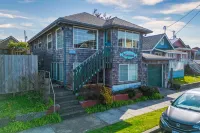 Nyevana Beach House Hotels in Newport