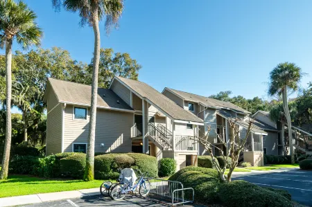 Golf Course Views and Spacious Deck - Elegant Island Retreat