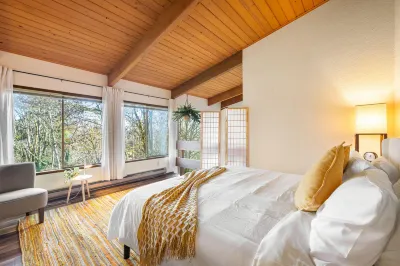 Uplake Forest Retreat