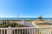 Blue Door Retreat Hotels in Cayucos