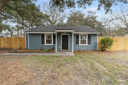 Minutes from Park Circle & Downtown Charleston | Cozy Stay Hotels in North Charleston