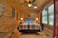 Golden Fire Pit Haven - Hot Tub, WiFi, Retreat Hotels in Gilmer County
