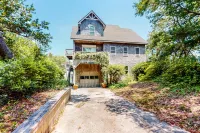 Canalfront home with a deck, sound access, central AC, WiFi, washer/dryer