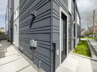 Rooftop Oasis with Fire Pit and City Views - Stylish Coastal Retreat Hotels in Delridge