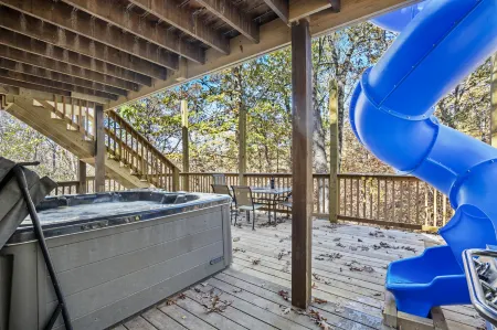 Charming Cabin with Hot Tub and Scenic Views - Cozy Family Retreat