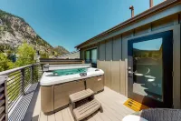 Woodhaven Hideaway
