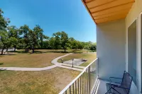 Water Wheel Resort Condo D101 Hoteles en New Braunfels