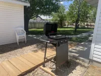 Cozy Cottage with Fenced Yard and BBQ - Charming Family Retreat Hotels in Glendale