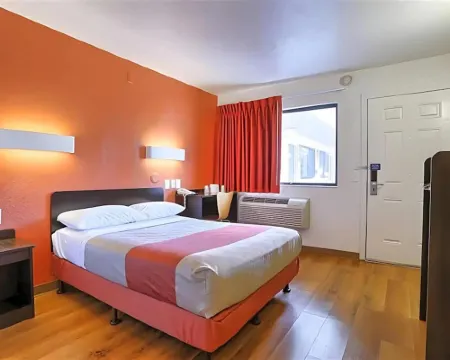 Super 8 by Wyndham Walnut Creek Hotels in Walnut Creek