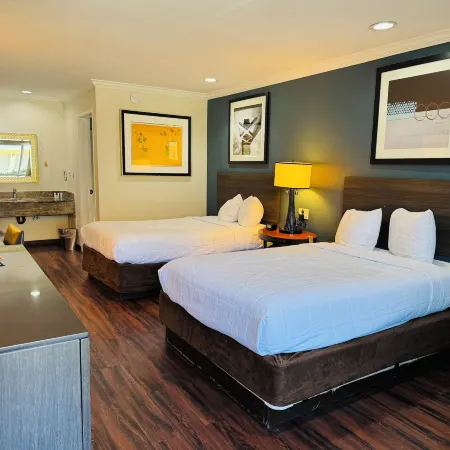 Baymont by Wyndham Bakersfield
